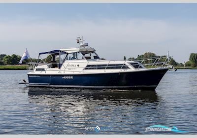 Excellent 960 Offshore Motorbåd 2004, med Yanmar is een Japanse fabrikant die bekend staat om zijn hoogwaardige dieselmotoren, zowel voor maritieme als industriële toepassingen. Het merk staa motor, Holland