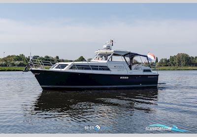 Excellent 960 Offshore Motorbåd 2004, med Yanmar is een Japanse fabrikant die bekend staat om zijn hoogwaardige dieselmotoren, zowel voor maritieme als industriële toepassingen. Het merk staa motor, Holland