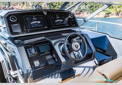 FIM 470 Regina Motorbåd 2023, med Volvo Penta IPS 800 motor, Italien
