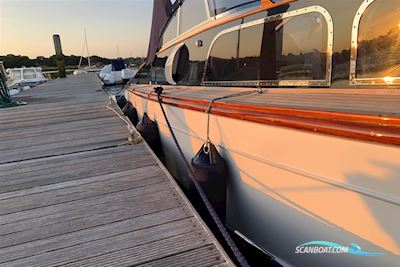 Fairey Huntsman 28 Motorbåd 1964, med 2 x Cummins 6BT 210hp Turbo Direct Drive With 3 Blade Bronze Propellers motor, England