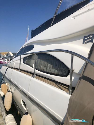 Ferretti 480 Motorbåd 2003, med Man 600 CV motor, Frankrig