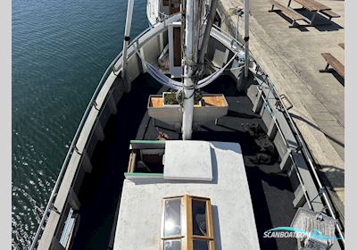 Fjaelstavn Motorbåd 1954, med Scania Varbis
 motor, Danmark