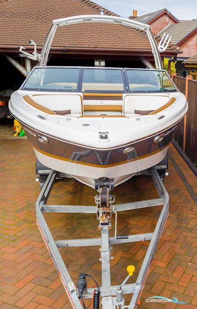 Four Winns H210 Motorbåd 2020, med Volvo Penta motor, England