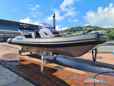 Grand 850 Motorbåd 2018, med Evinrude motor, England