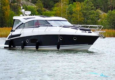 Grandezza 33 OC Motorbåd 2015, med Volvo Penta D3-220 Dps motor, Finland