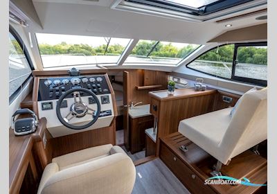 Haines 32 Offshore Motorbåd 2024, Holland