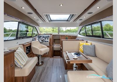 Haines 32 Offshore Motorbåd 2024, Holland