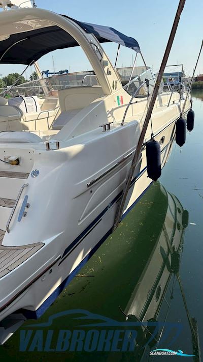 Innovazioni e Progetti Mira 40 Motorbåd 2000, med Volvo Penta Kad 44 motor, Italien