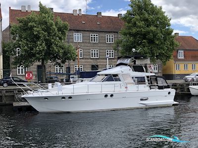 Italiensk Yacht 47 / Kajplads i KBH Centrum Motorbåd 1973, med 2 x Detroit motor, Danmark
