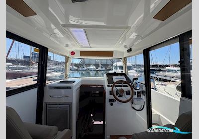 Jeanneau  Merry Fisher 855 Marlin Motorbåd 2015, med Suzuki  DF300APX motor, England