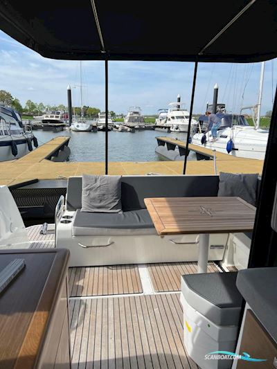 Jeanneau Merry Fisher 895 Met Boeg en Heckschroef Motorbåd 2018, med Suzuki motor, Holland