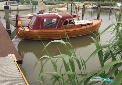 Klassisches Tuckerboot Motorbåd 1960, med Peugeot Indoor Diesel motor, Tyskland
