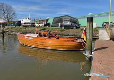Klassisches Tuckerboot Motorbåd 1960, med Peugeot Indoor Diesel motor, Tyskland