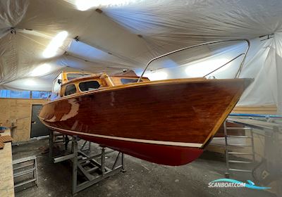 Klassisk Mahognibåd Ny motor 17 T  Epoxy UVSkrog.  Motorbåd 1959, med Vetus motor, Danmark