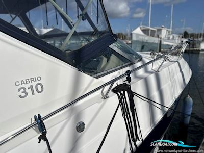 Larson Cabrio 310 Motorbåd 2007, med Volvo Penta D4 260 motor, England