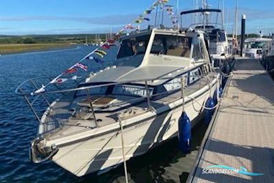 Levi Triana Tantarella 35 Motorbåd 1974, med 2 x Ford Sabre Dover Block 275hp engines with three bladed bronze propellers motor, England