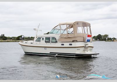 Linssen Grand Sturdy 34.9 AC Motorbåd 2009, med Volvo Penta is een Zweeds merk dat wereldwijd bekendstaat om betrouwbare en krachtige scheepsmotoren en aandrijfsystemen. Ze leveren zowel diesel- al motor, Holland
