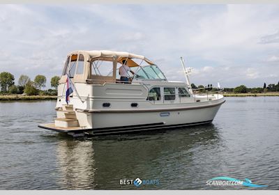 Linssen Grand Sturdy 35.0 AC Motorbåd 2019, med Volvo Penta is een Zweeds merk dat wereldwijd bekendstaat om betrouwbare en krachtige scheepsmotoren en aandrijfsystemen. Ze leveren zowel diesel- al motor, Holland
