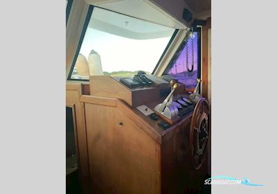 Mainship Sedan Bridge 430 Motorbåd 1999, med Caterpillar motor, Ej oplyst