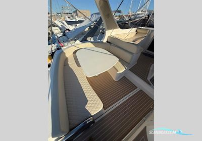 Mano Marine 32.50 Sport Motorbåd 2007, med 2 x Cummins Mercruiser QSD 2.8L (169 kW / 230 hp each) with Bravo Three sterndrives and counter-rotating bronze propellers motor, Italien