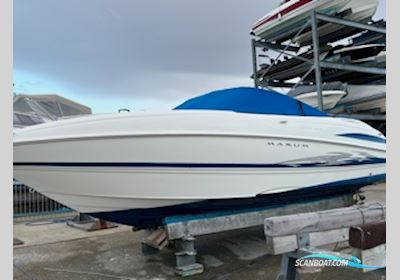 Maxum 2400 SC3 Motorbåd 2005, med Mercruiser 5.0 MPi motor, England