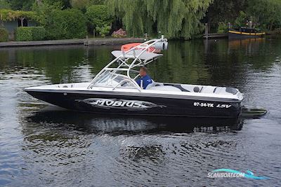 Moomba Mobius Lsv Motorbåd 2004, med Indmar motor, Holland