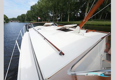 Mulder Super Favorite Deluxe 10.70 Motorbåd 1971, med Peugeot Indenor motor, Holland