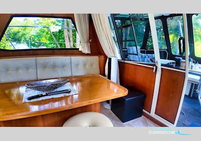 Neptunus 138 / 46 Flybridge Sedan Motorbåd 1989, med Volvo motor, Tyskland