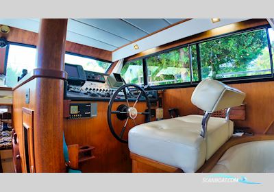 Neptunus 138 / 46 Flybridge Sedan Motorbåd 1989, med Volvo motor, Tyskland