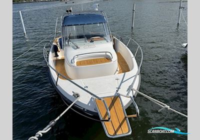 Nimbus 250R Motorbåd 2002, med Volvo Penta KAD 44P EDC motor, Sverige