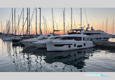 Nimbus 495 Flybridge Motorbåd 2025, med Volvo Penta IPS650 motor, Slovakiet