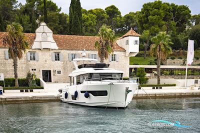 Nimbus 495 Flybridge Motorbåd 2025, med Volvo Penta Ips650 motor, Slovakiet