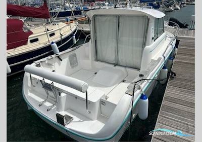 Ocqueteau 645 Motorbåd 1999, med Nanni 4.330Tdi motor, England