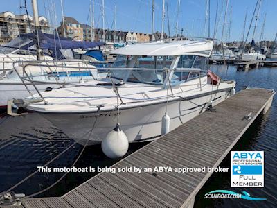 Ocqueteau 725 Timonier -Outboard Motorbåd 2014, med Suzuki  DF150 Lean Burn motor, England