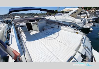 Pershing 33 Motorbåd 1988, med Cummins motor, Frankrig