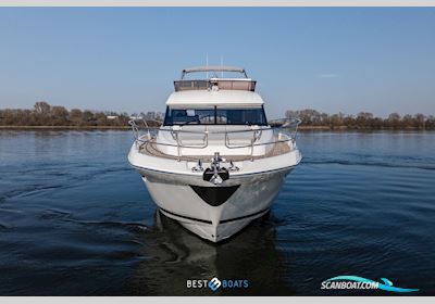 Prestige 520 Fly Motorbåd 2022, med Volvo Penta is Een Gerenommeerd Merk Dat Motoren en Aandrijfsystemen Levert Voor Boten en Schepen. Het Staat Bekend om Zijn Betrouwbaarheid, Prestati motor, Holland