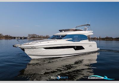 Prestige 520 Fly Motorbåd 2022, med Volvo Penta is Een Gerenommeerd Merk Dat Motoren en Aandrijfsystemen Levert Voor Boten en Schepen. Het Staat Bekend om Zijn Betrouwbaarheid, Prestati motor, Holland