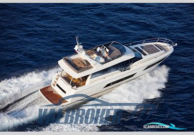 Prestige 680 Fly Motorbåd 2017, med Volvo Penta D13 Ips 1200 motor, Italien