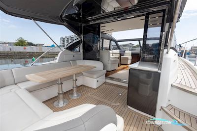 Princess V48 Motorbåd 2016, med 2 x Volvo Ips 600 motor, England