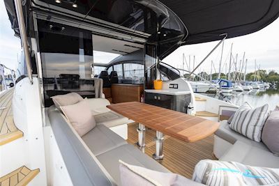 Princess V48 Motorbåd 2016, med 2 x Volvo Ips 600 motor, England
