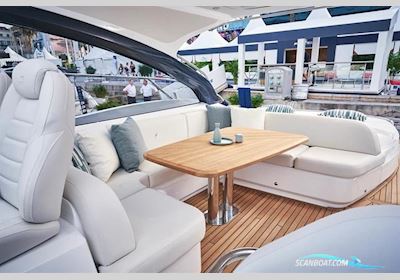 Princess V50 Motorbåd 2024, med 2 x Volvo Ips 650 motor, England