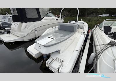 Q Yachts Q24 Club Motorbåd 2023, med ePropulsion Navy motor, Sverige