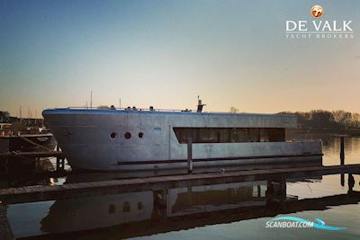 QROOZ Floating Appartment Motorbåd 2019, med EVINRUDE motor, Holland