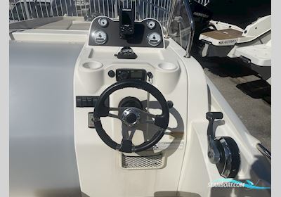 Quicksilver 675 Activ Sundeck Motorbåd 2014, med Mercury motor, Frankrig