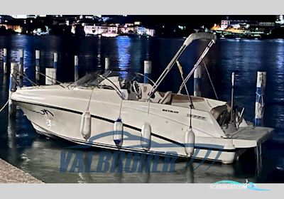 Quicksilver Activ 640 Cabin Motorbåd 2011, med Mercruiser 4.3 motor, Italien