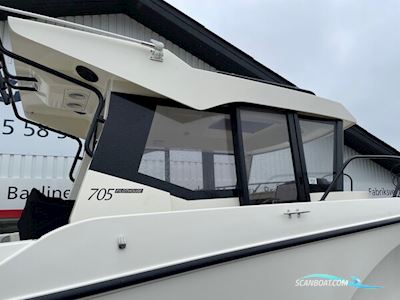 Quicksilver Captur 705 Pilothouse Med 225 hk Mercury-Efi DS 3,4L V6 XL - Alt i Udstyr. Motorbåd 2022, med Mercury motor, Danmark