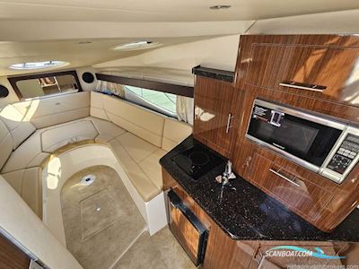 Regal 28 Express Motorbåd 2014, med Mercruiser 350 Mag motor, England