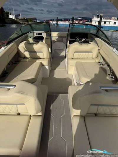 Regal LS4 SURF Motorbåd 2023, med Volvo Penta motor, England