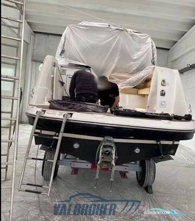 Rinker 280 Motorbåd 2010, med Volvo Penta 5.7 GIE DP/S motor, Italien
