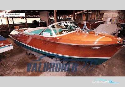 Riva Ariston Motorbåd 1962, med Chrysler Sea V-M 80 motor, Italien